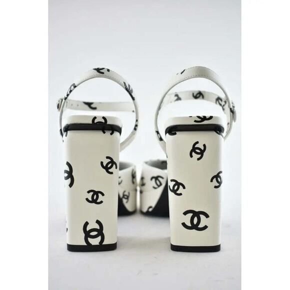 Chanel 22S White Black Lambskin CC Logo Platform Strap Block Heel Sandal 39.5 - Picture 11 of 12